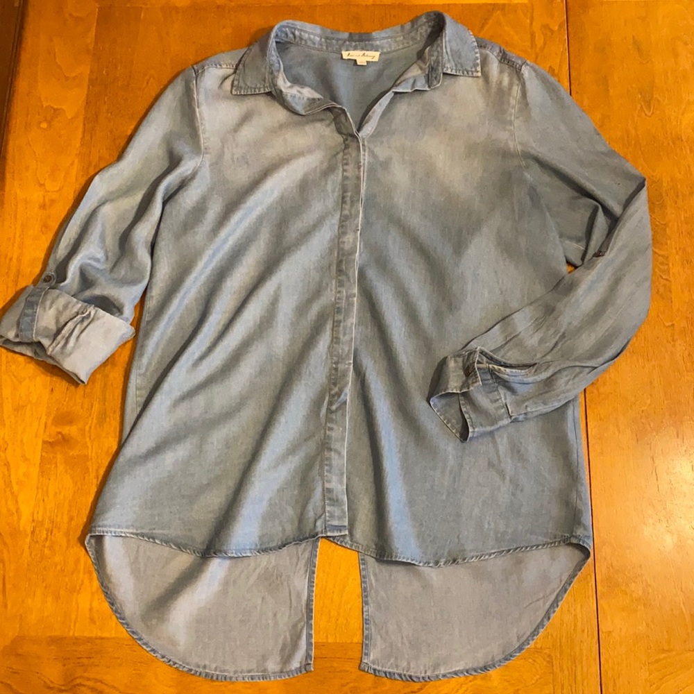 Jane and Delancey Lightweight Denim Long Sleeve Button Front Shirt  Size L